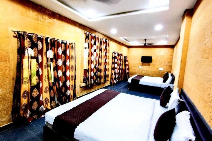 Room 10 of 29