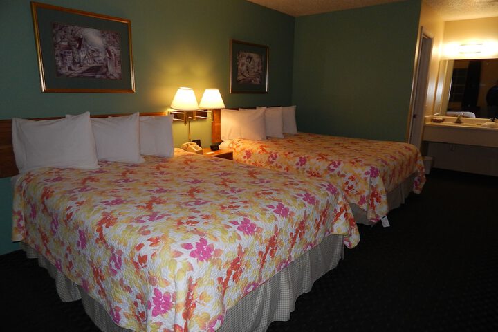 Room 4 of 43