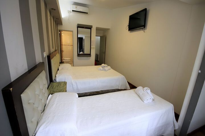 Room 9 of 38