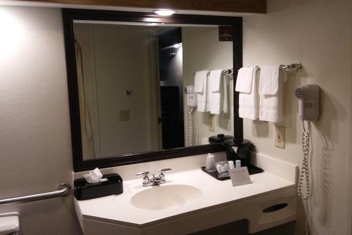 Bathroom sink