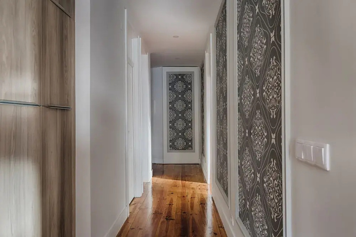 Room 10 of 14