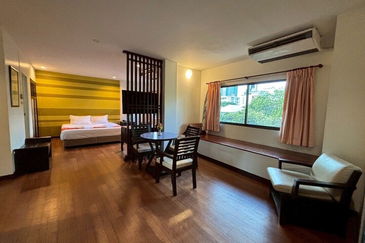 Room 8 of 17
