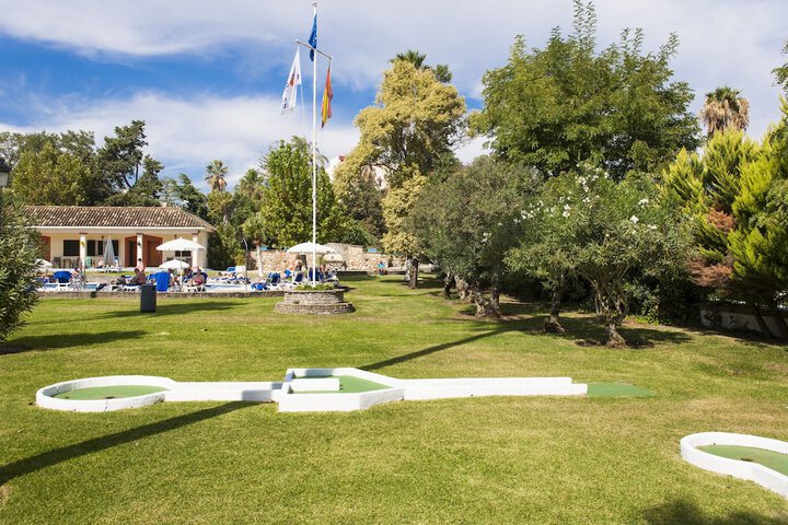 Mini-golf