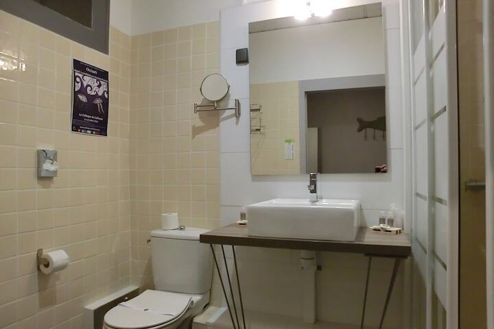 Room 35 of 62
