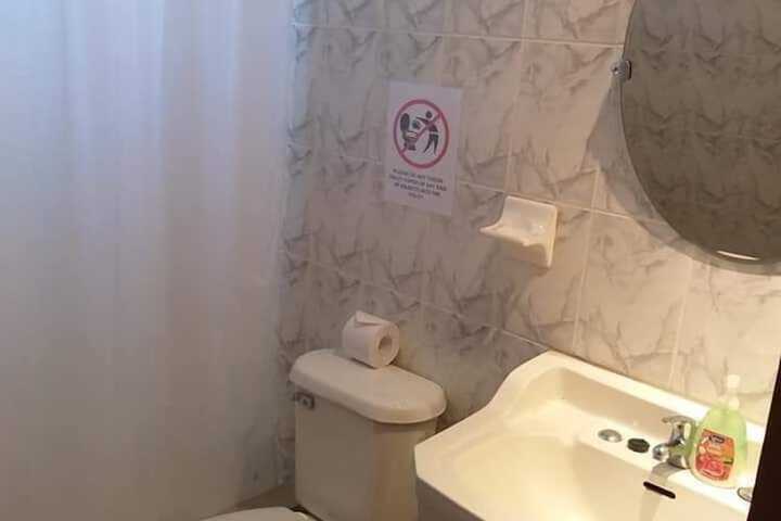 Room 32 of 47