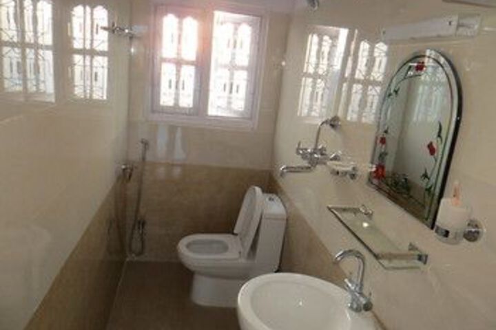 Room 5 of 30