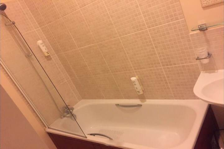 Room 19 of 32