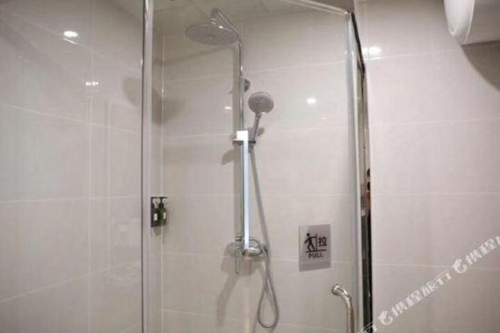Heihe Yinuo Business Hotel