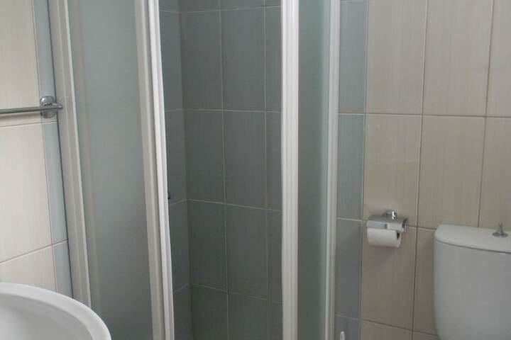 Room 7 of 25