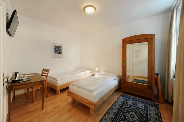 Room 16 of 56