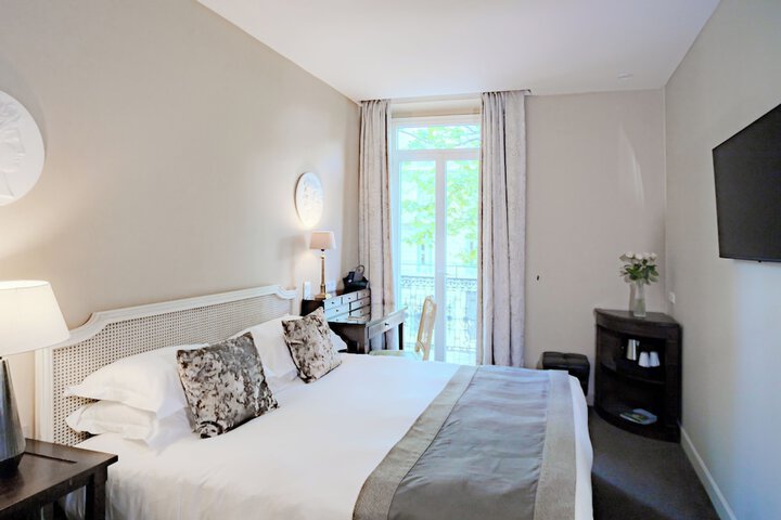 Room 32 of 50