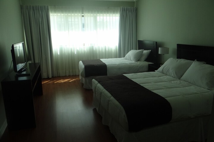 Room 35 of 69