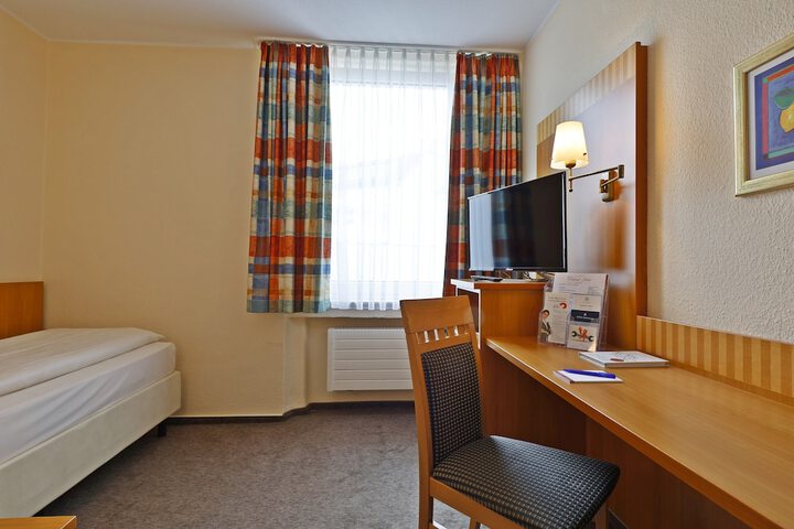 Room 8 of 41