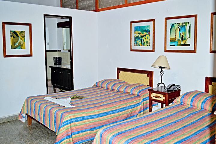 Room 5 of 75