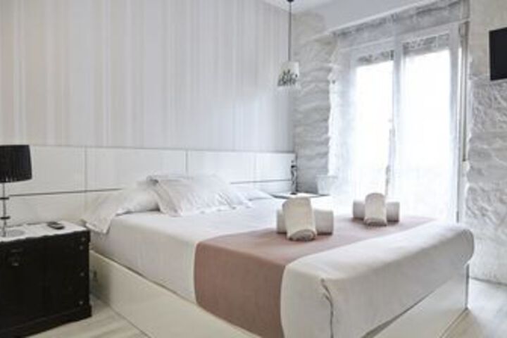 Room 15 of 34