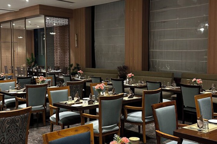 Dining 22 of 37