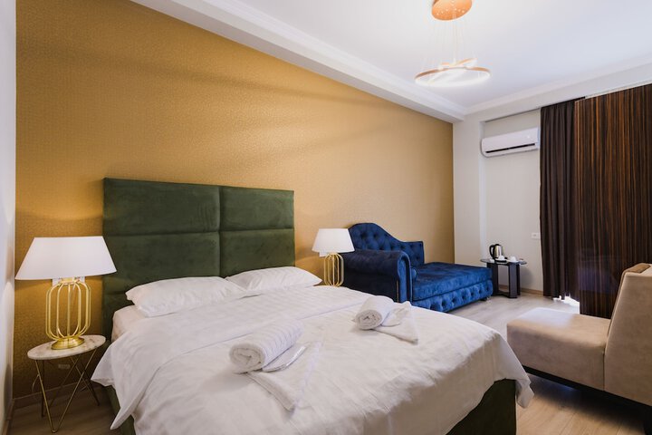 Room 14 of 36