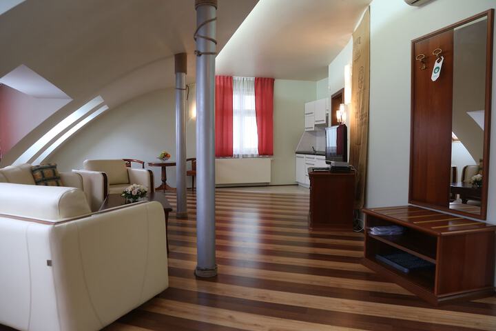 Room 15 of 39
