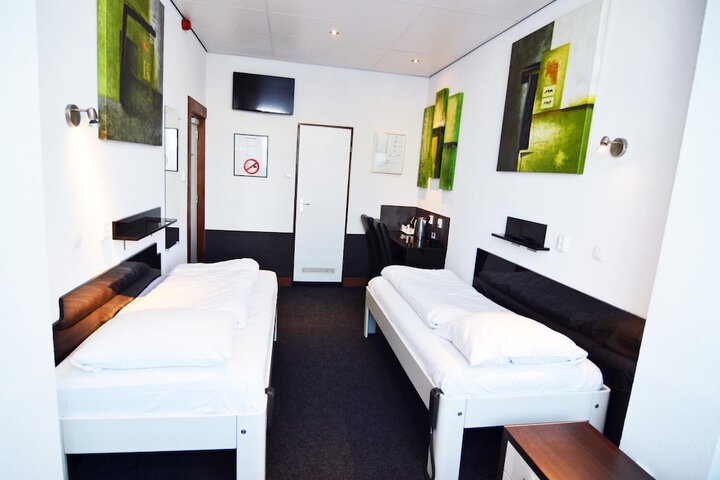 Room 20 of 42
