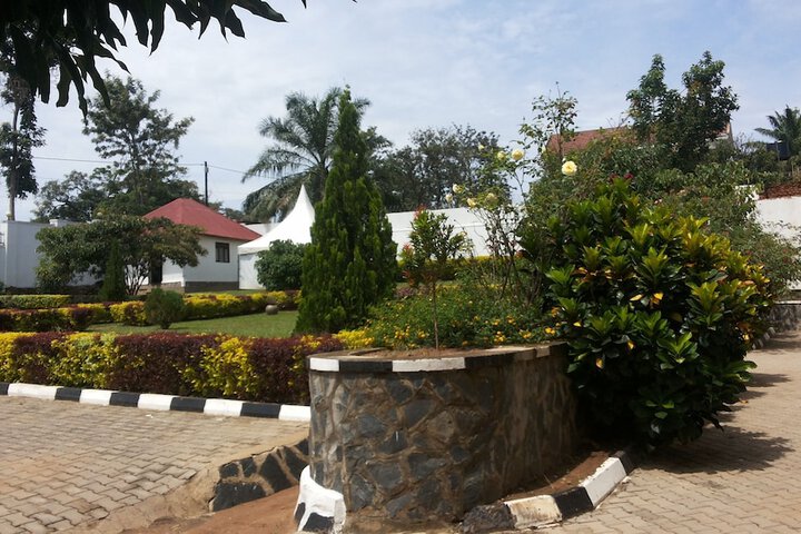 Hotel Exterior 51 of 73