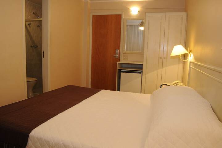 Room 16 of 71