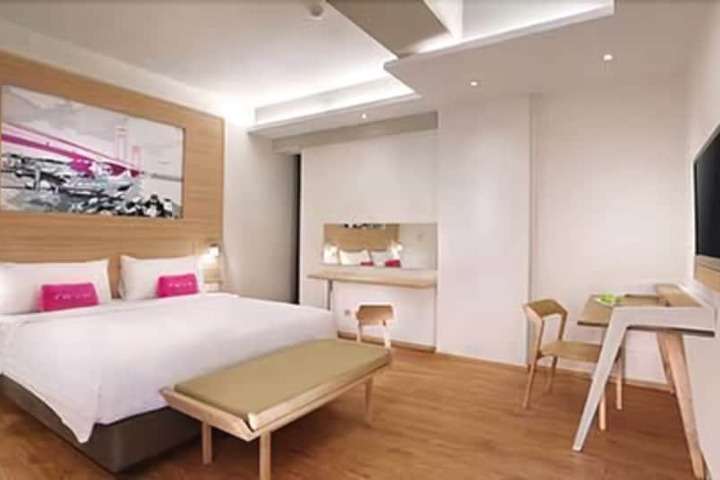 Room 10 of 31