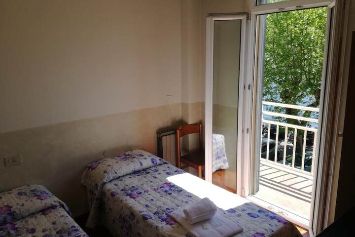 Room 10 of 38