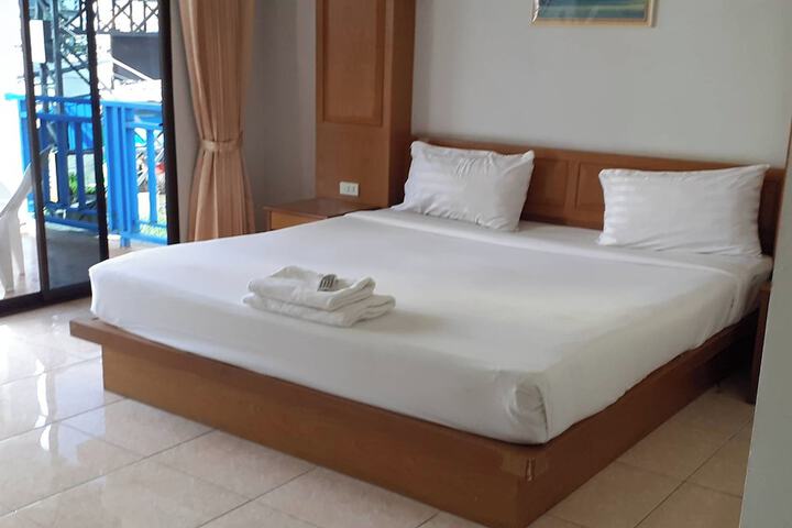 Room 5 of 29