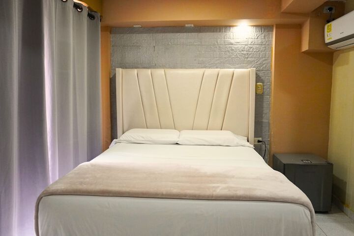 Room 3 of 6