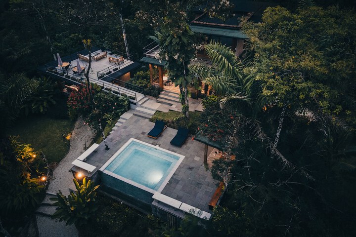 Hotel 77 of 79