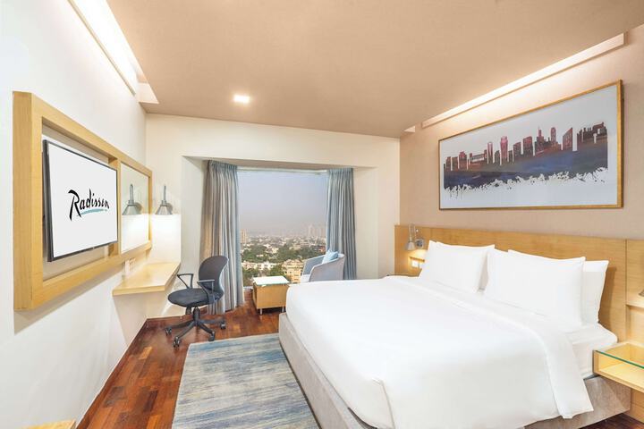 Room 4 of 40