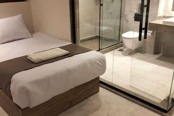 Room 73 of 126