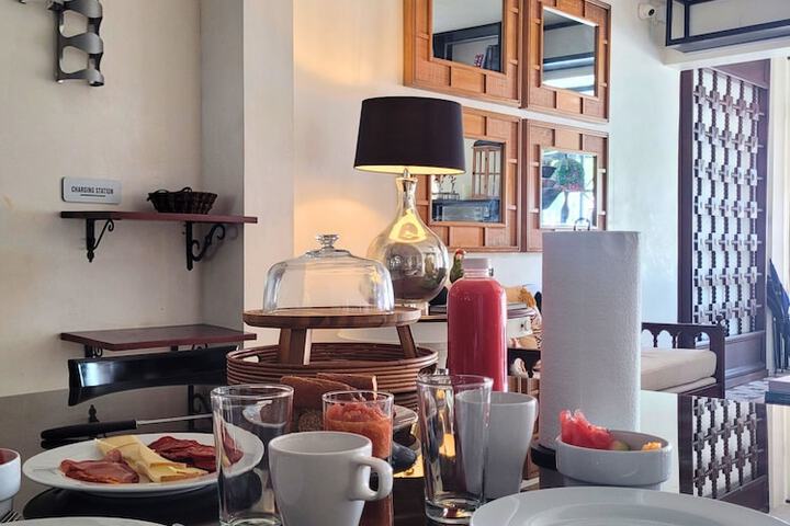 Breakfast/Coffee Service 42 of 52