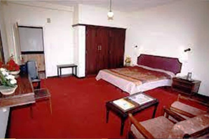 Room 13 of 165