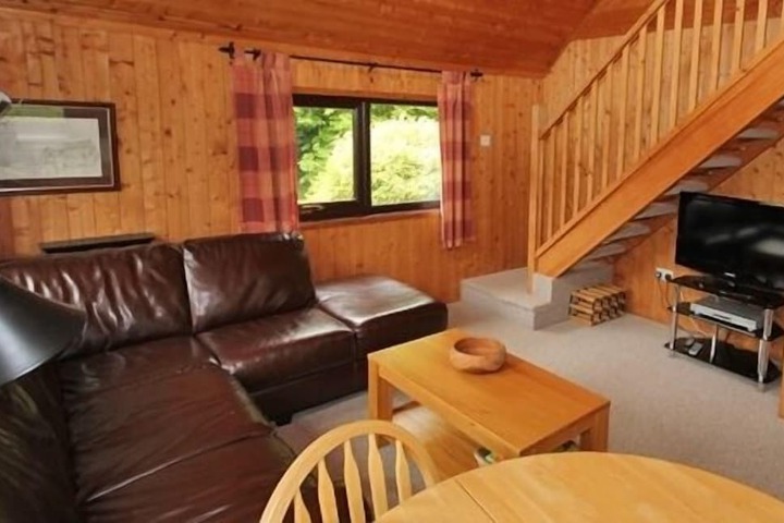 Room 4 of 11