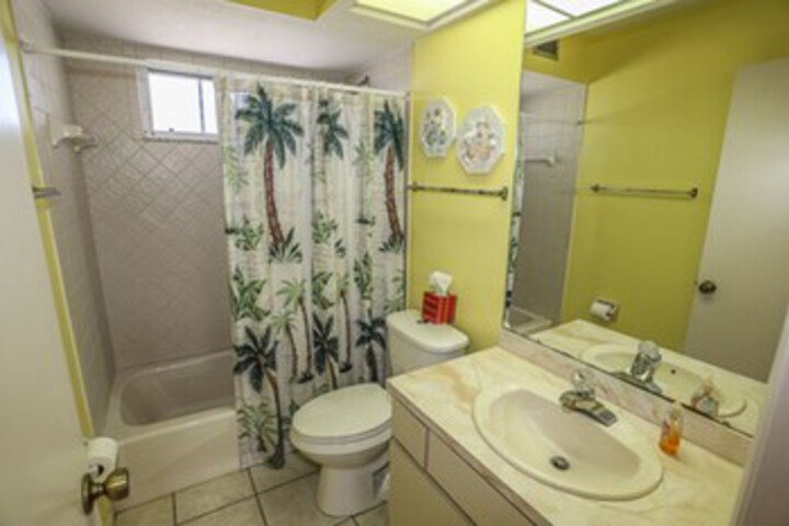 Room 9 of 26