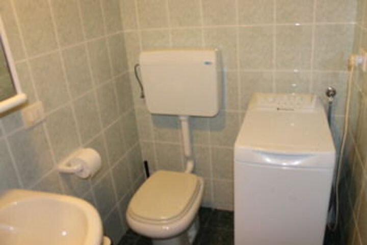 Room 65 of 499