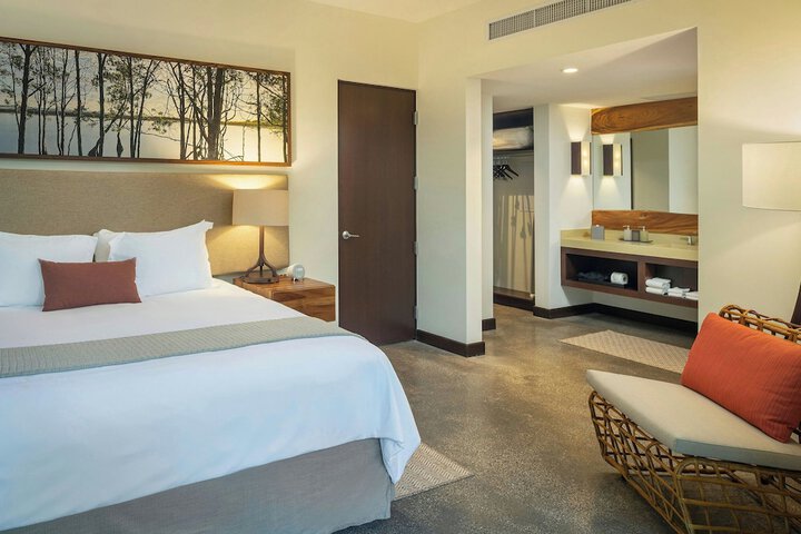 Room 43 of 252