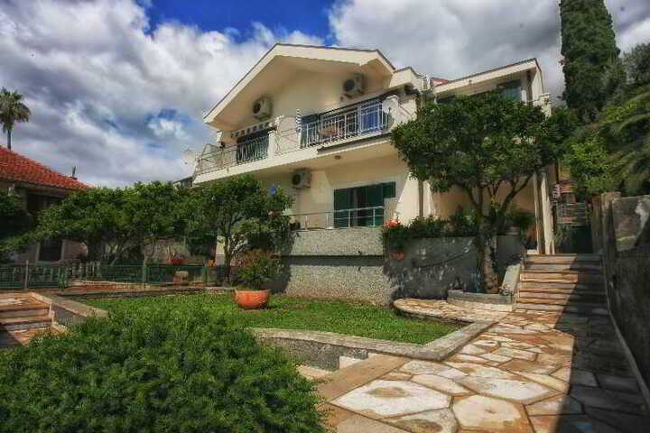 APARTMANI ANA