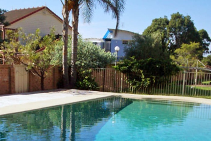 Pool 14 of 37
