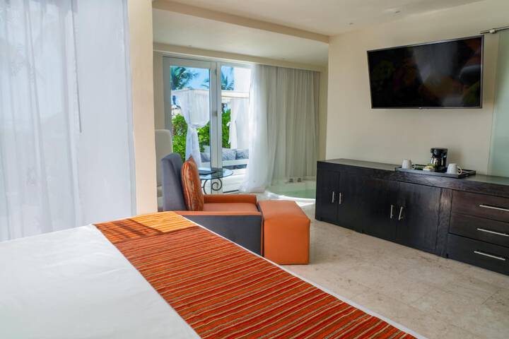 Room 14 of 87