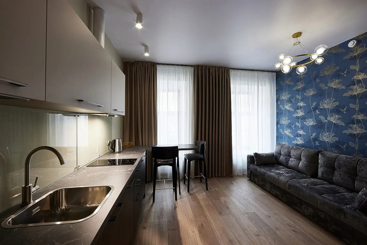 Room 9 of 16