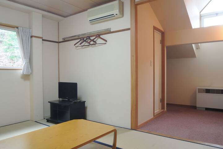 Room 6 of 34