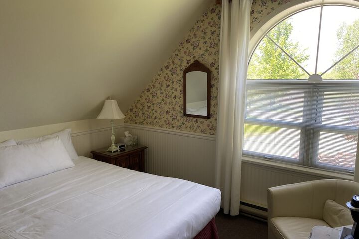 Room 12 of 50
