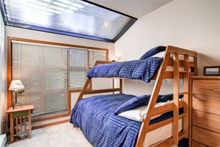 Room 165 of 434