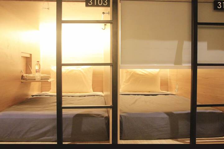 Room 8 of 25