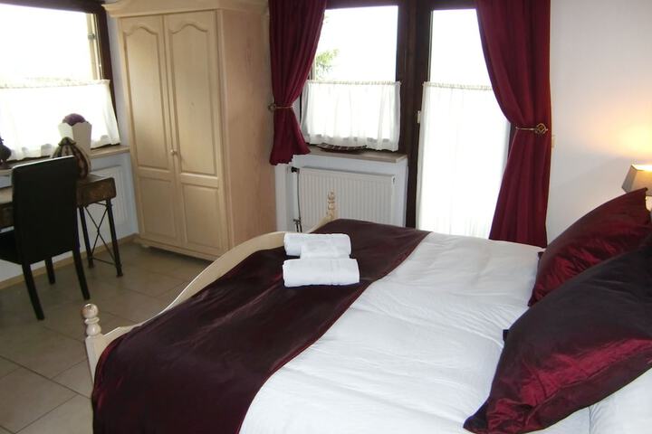 Room 7 of 63