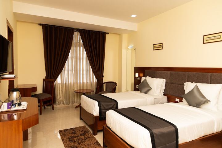 Room 3 of 20