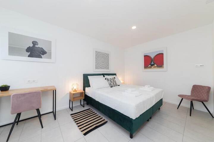 Room 10 of 70