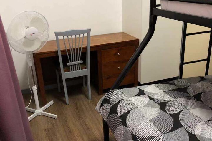 Room 4 of 12